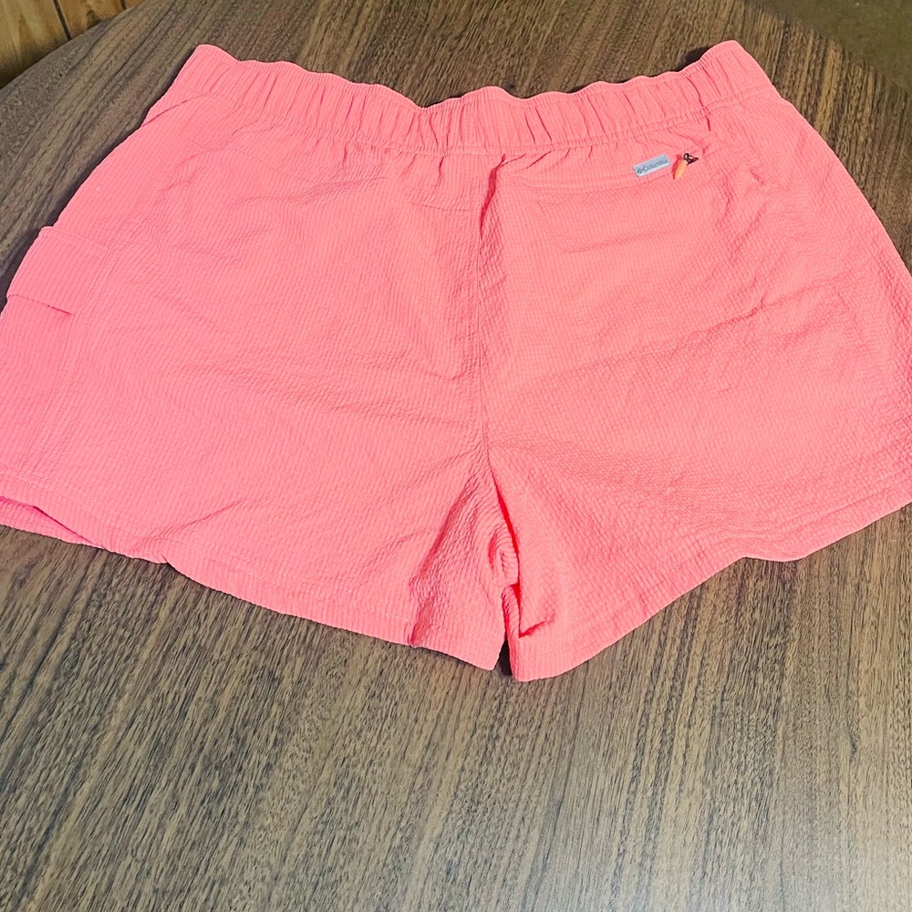 🤩 COLUMBIA Women's Vibrant Pink Cargo Shorts - Picture 2 of 6